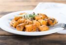 Édesburgonyás gnocchi barnavajas zsályamártással